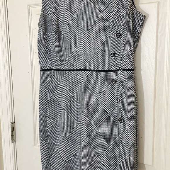 Business Casual Black & White Dress Size 8 - Picture 4 of 6